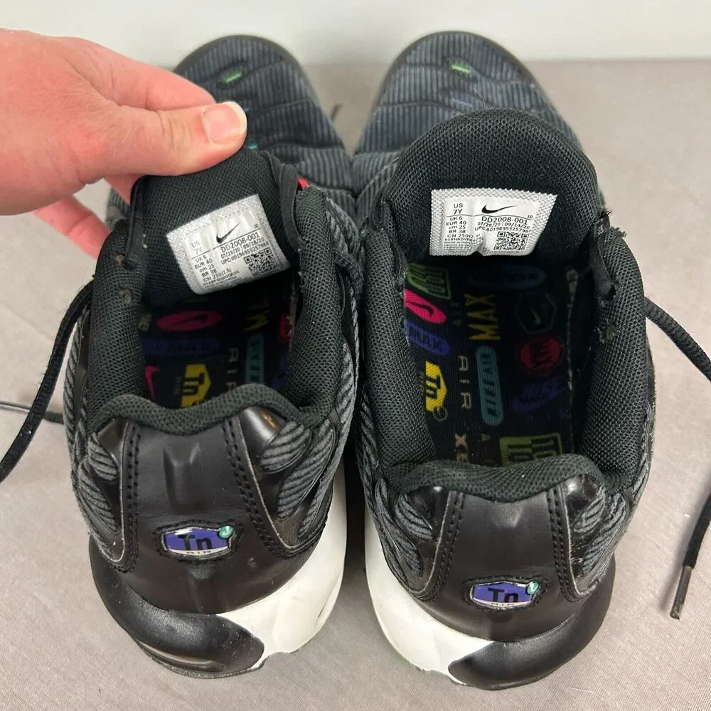 Nike Air Max Shoes Youth 7Y Plus Evolution of Athletic Shoes Sneakers DD2008-001